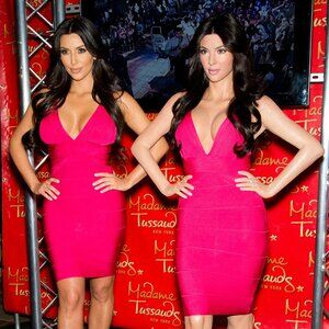 Herve Leger Magenta Bandage Dress Size Medium ASO Kim Kardashian Madame Tussauds